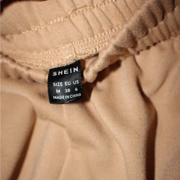 SHEIN Womens Loose Fit Elastic Waist Shorts Beige Tan Size Medium - Picture 4 of 5